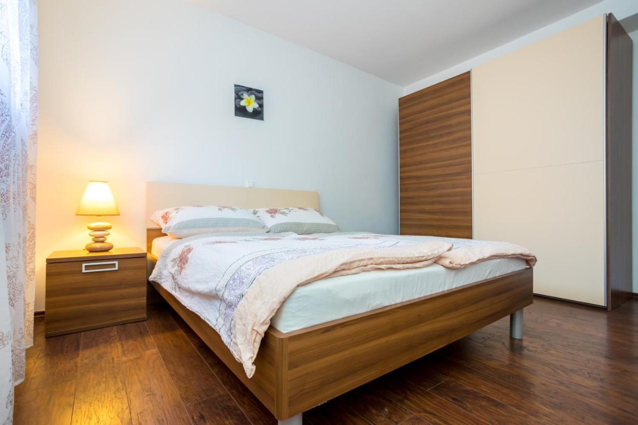 Apartmani Sandra Malinska Sveti Vid-Miholjice Exteriér fotografie