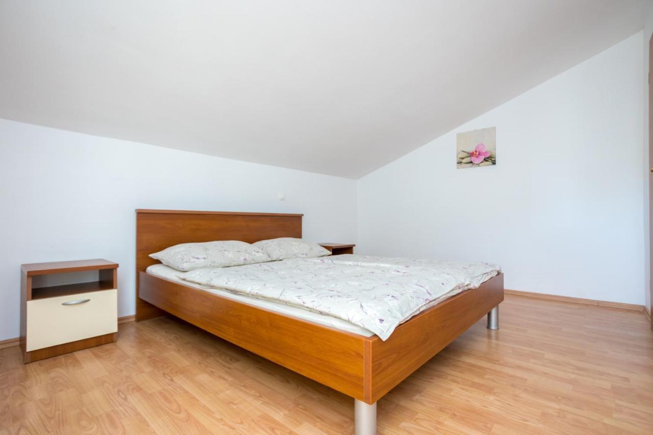 Apartmani Sandra Malinska Sveti Vid-Miholjice Exteriér fotografie